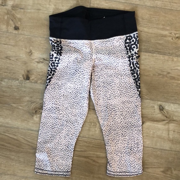 Lululemon Capri Pants - Picture 2 of 7